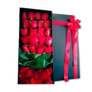 Rosas en caja de madera